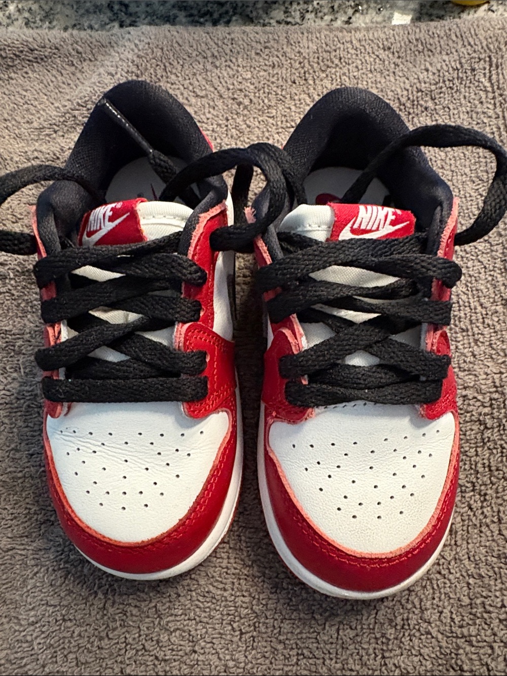 Jordan retro 1 Chicago low